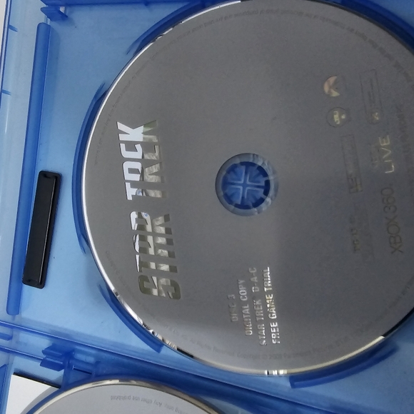 Startrek 3 disc special collector edition Bluray - Picture 3 of 5